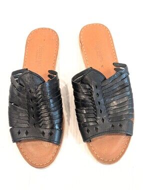 HUARACHES Bearpaw Women's Black Leather Woven Slide Sandals Size 9